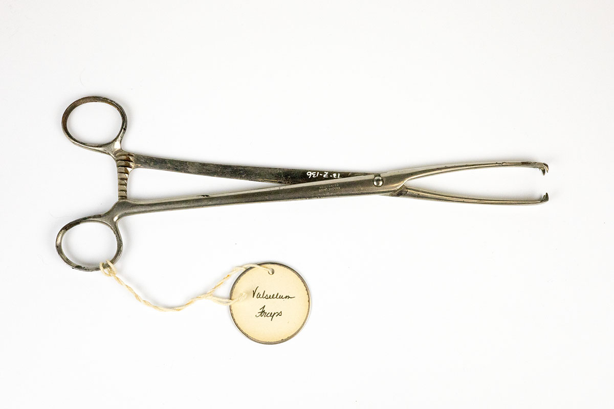 Vulsellum Forceps