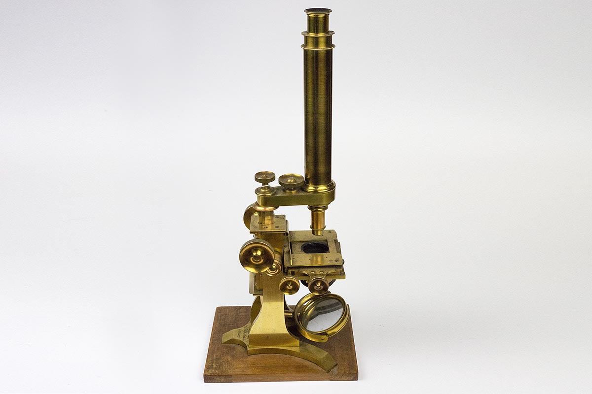 Microscope